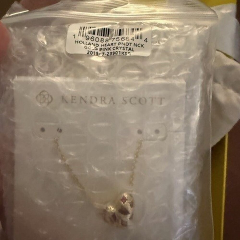 NEW NWT KENDRA SCOTT GOLD HOLLAND HEART PENDANT NECKLACE IN PINK CRYSTAL - Picture 2 of 3